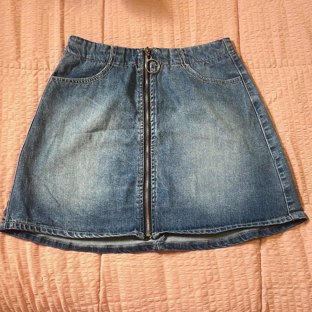 Mini Skirt with zipper